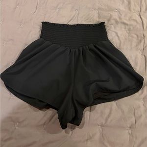 Aerie OFFLINE Smocked Waist Pull On Shorts size Medium